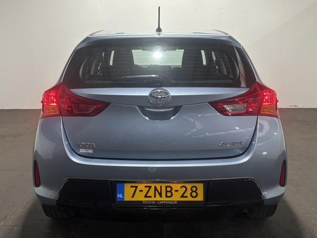 Toyota Auris 1.6 now | lage km-stand |