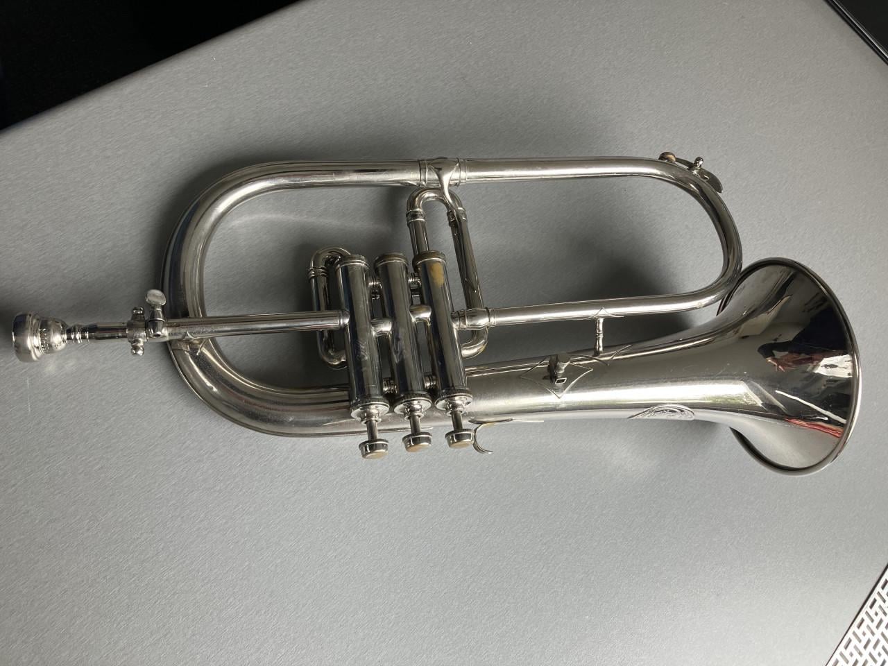 Blaasinstrument , Bugel