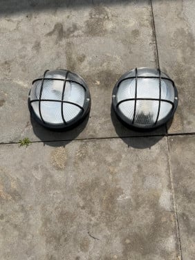 Buiten- of schuurlampen