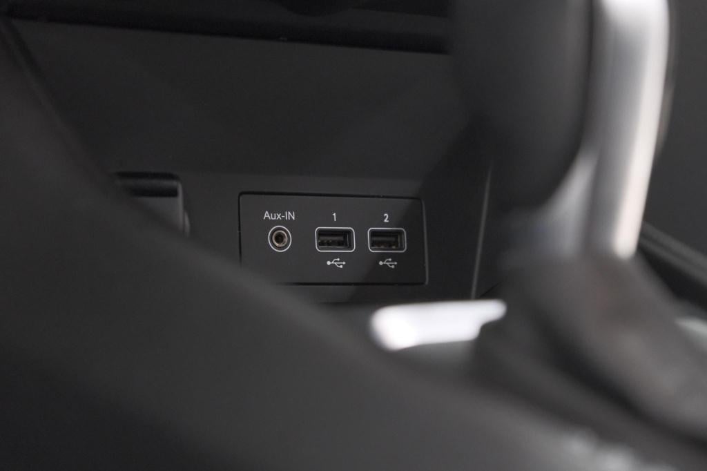 Renault Captur tce 130 edc intens | trekhaak | rondom camerazicht | dodehoe