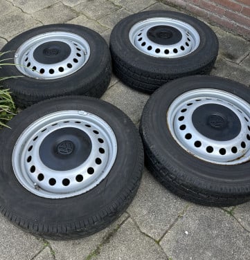 Volkswagen Transporter T4 Velgen + Banden