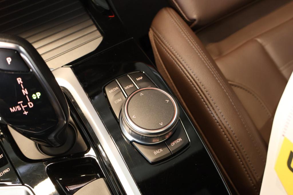 BMW X3 xdrive20i high executive nl auto, pano, trekhaak, stoelverw, led, el