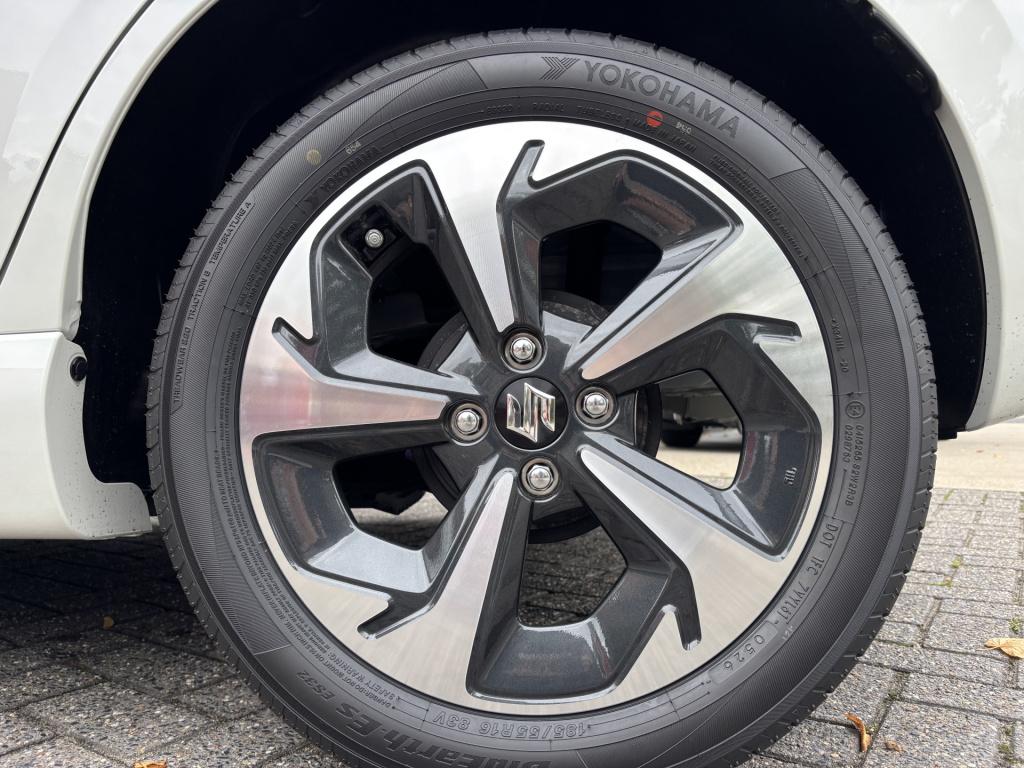 Suzuki Swift 1.2 style smart hybrid