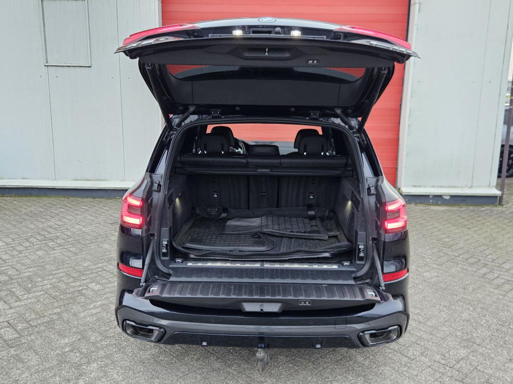 BMW X5 xdrive45e m-sport | achterasbesturing | trekhaak | luchtvering