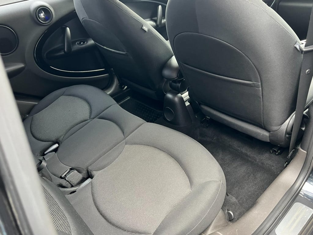 Mini Countryman mini 1.6 cooper pepper colour line black div. extra's