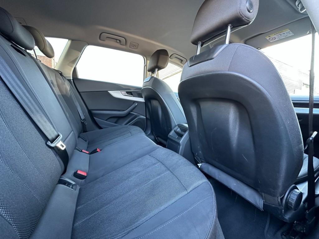 Audi A4 2.0 tdi design pro line uitklapbare trekhaak stoelverwarming