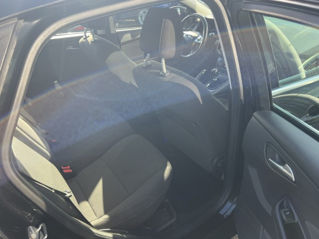 Ford Focus 1.0 ecoboost 125pk 4-deurs sedan titanium