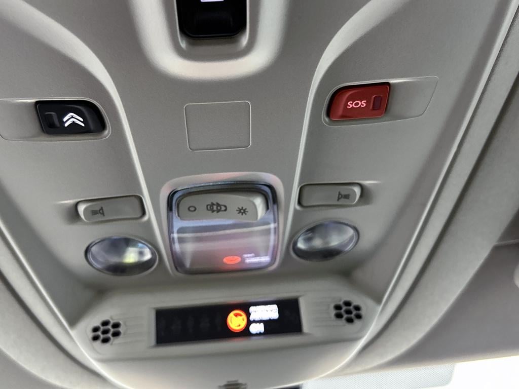 Citroen Berlingo 110 pk feel | rijklaar | trekhaak | parkeersensoren achter