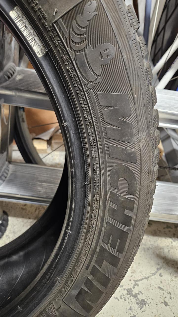 Michellin 205/55R19 97H Alpin 5 extra load, set winterbanden.