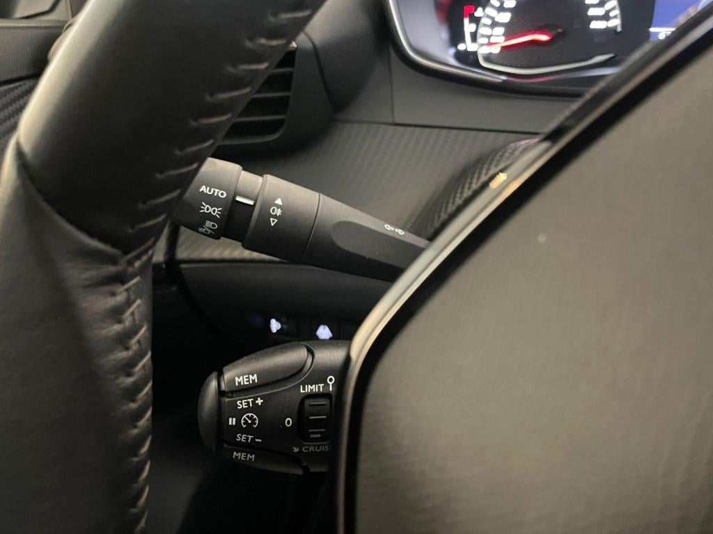 Peugeot 2008 1.2 puretech active pack