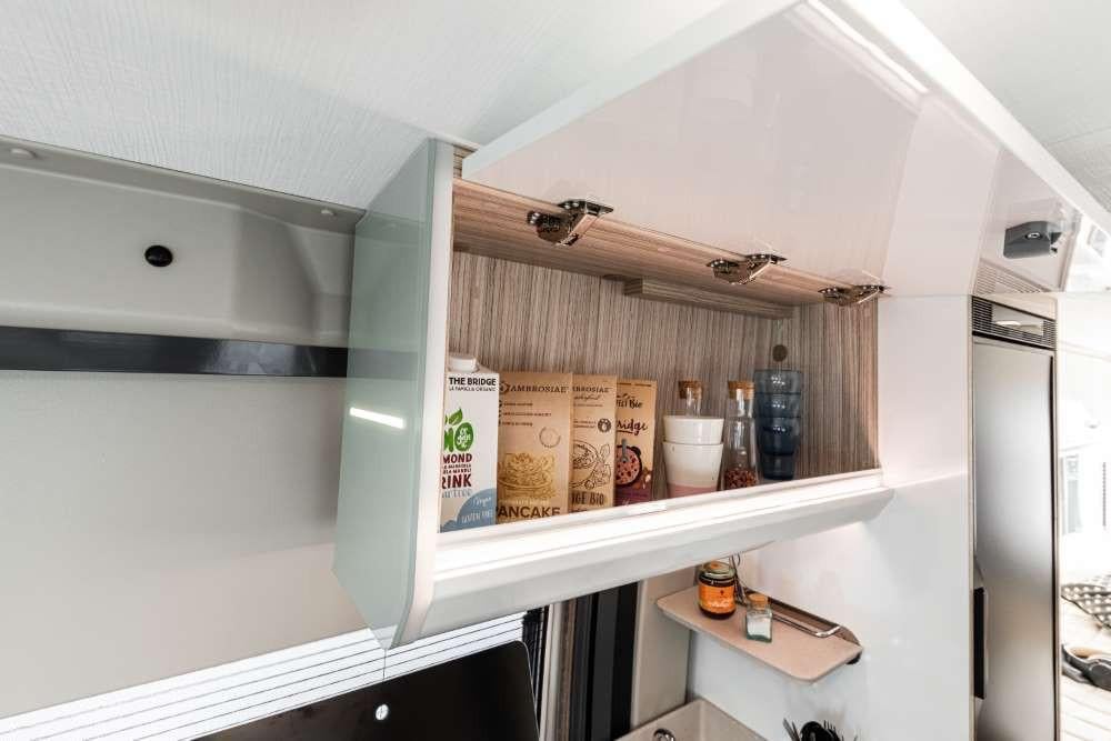 Elnagh E-Van Duo Premium - Automaat - Lengtebedden - 2024