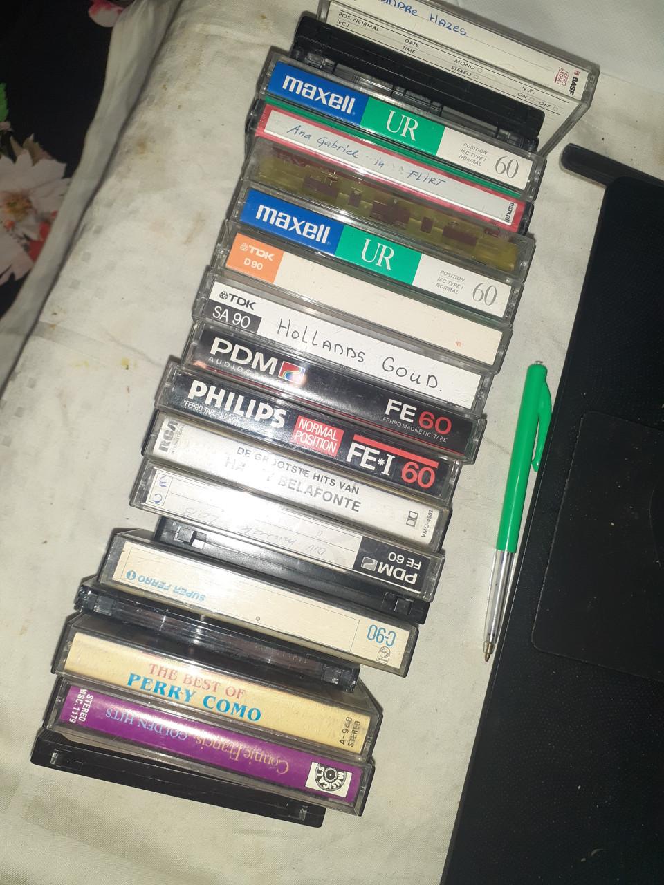 2 X Radio / Casette recorder met veel Casette bandjes