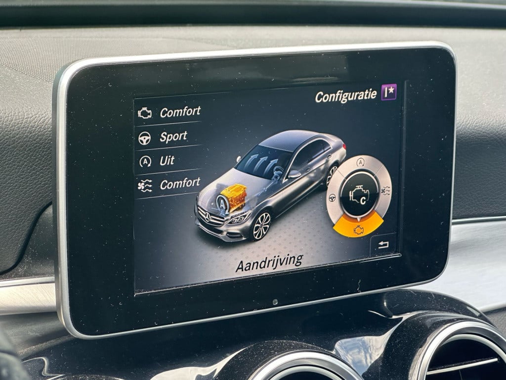 Mercedes-Benz C-Klasse 180 amg sport edition l trekhaak l stoelverwarming l