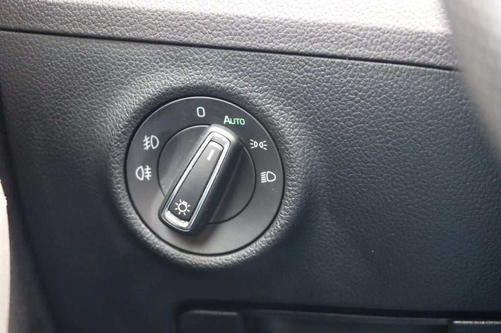 Skoda Superb combi 1.4 tsi iv sportline 218pk dsg6