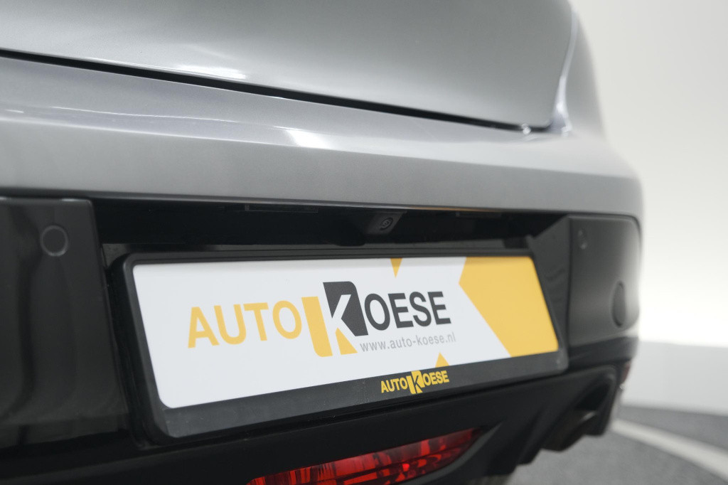 Peugeot 208 puretech 100 eat8 allure pack | camera | apple carplay | parkee