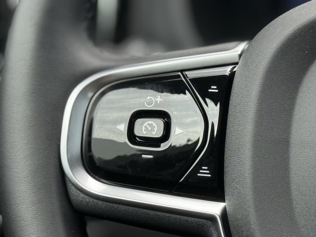 Volvo XC60 t8 455pk recharge ultra black ed| pano| 360 camera| stoel.vent|