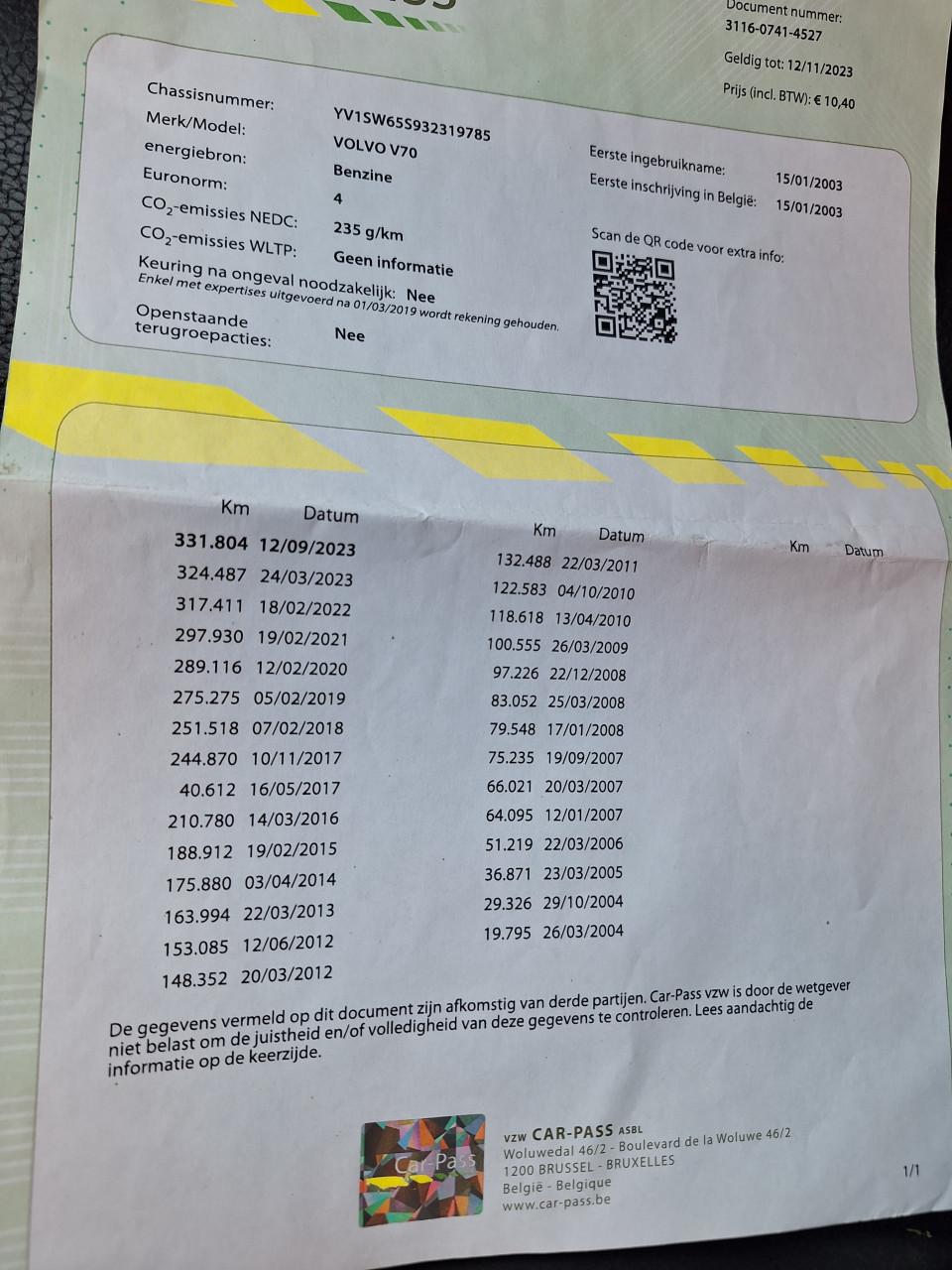 Donker grijze Volvo V70 te koop.