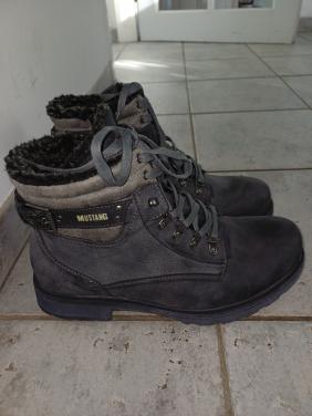 Nieuwe halfhoge winterschoenen Mustang