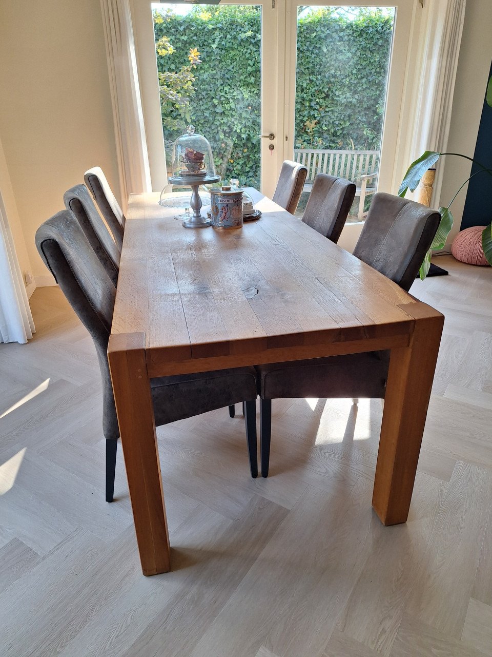Eetkamertafel,  240*90, stoelen optioneel