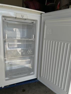 Tafelmodel Vrieskast 85x50 cm. 71 liter energieklasse A+