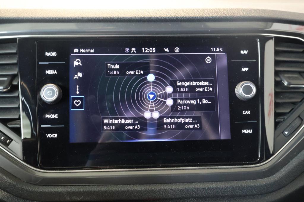 Volkswagen T-roc 1.5 tsi sport business r|stoelverwarming|trekhaak|parkeers