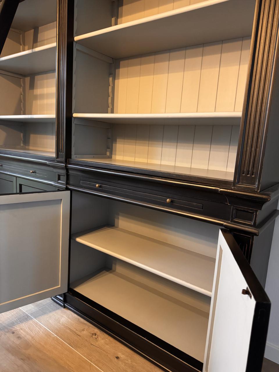 Boekenkast met ladder