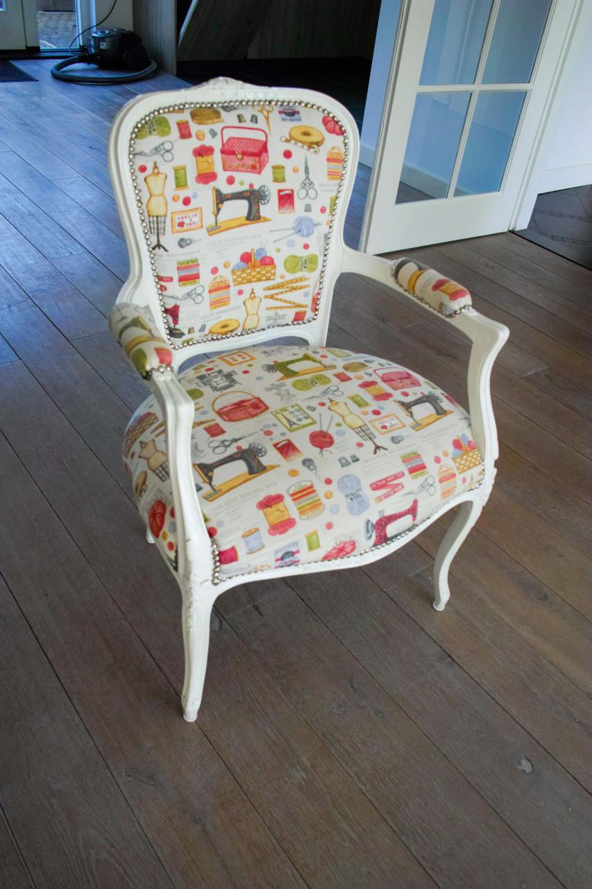 Fauteuille-nieuw bekleed.