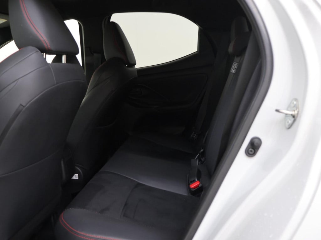 Toyota Yaris 1.5 hybrid 130 gr sport