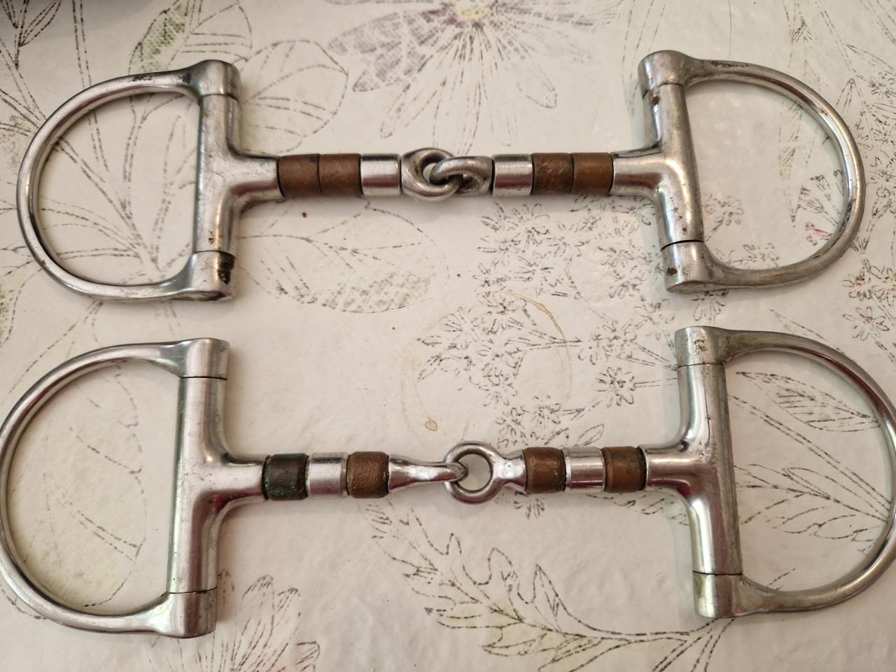 2x D trens  met koperen rolletjes,