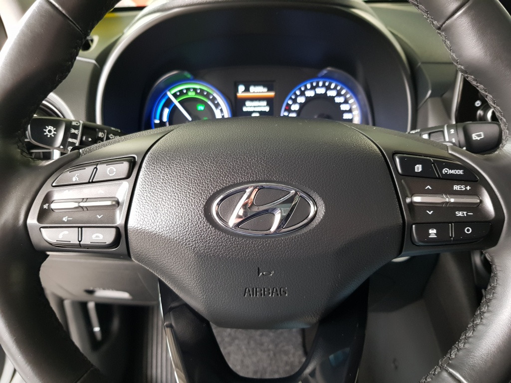 Hyundai Kona hybrid fashion