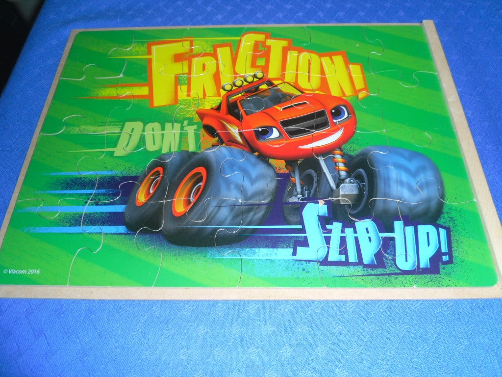 KIST MET 3 HOUTEN PUZZELS