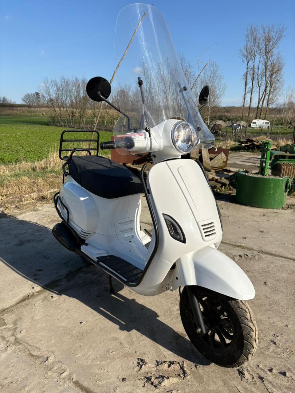 Scooter AGM VX50i