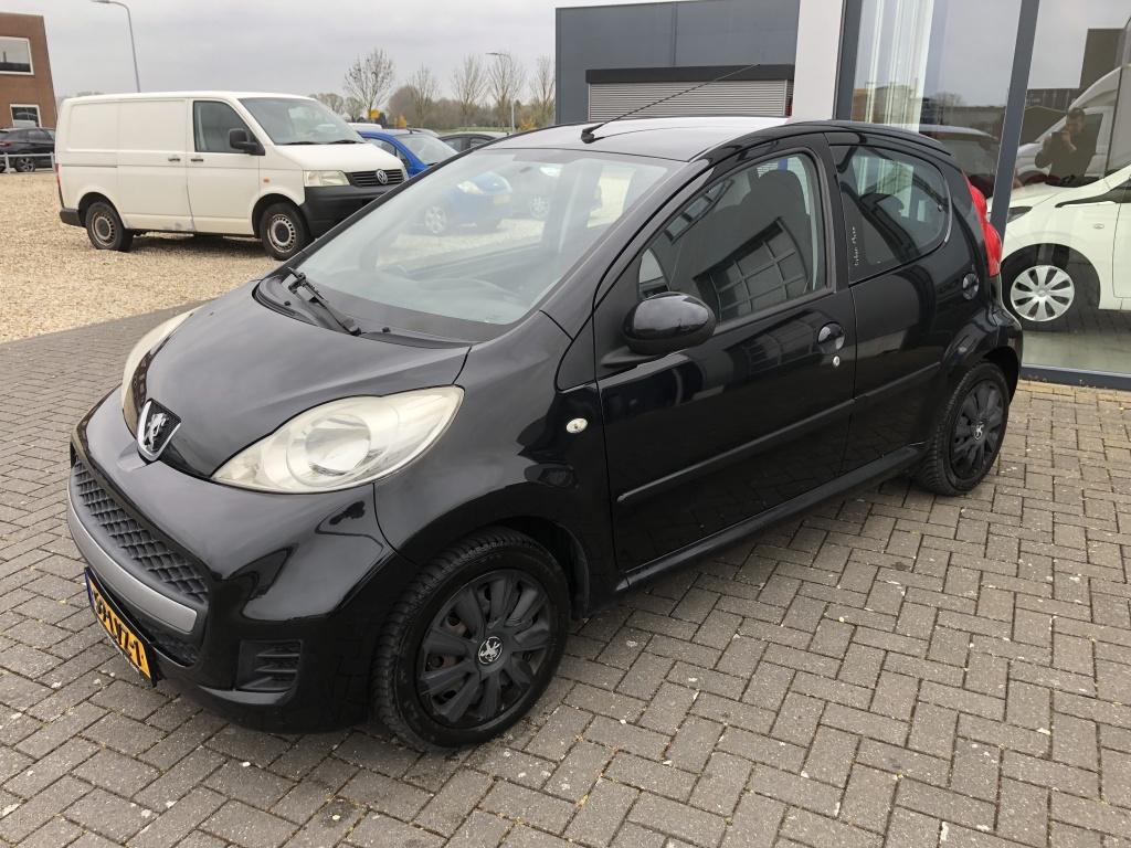 Peugeot 107 1.0-12v urban move