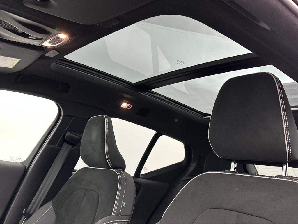 Volvo XC40 t5 262pk recharge ultimate dark | adap.cruise| panodak| trekhaak