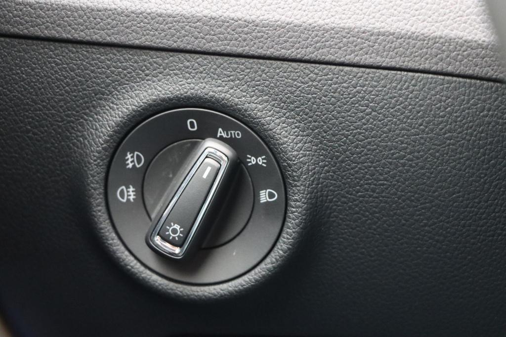 Skoda Superb combi 1.4 tsi laurin & klement 218pk dsg6 | lederen bekleding 