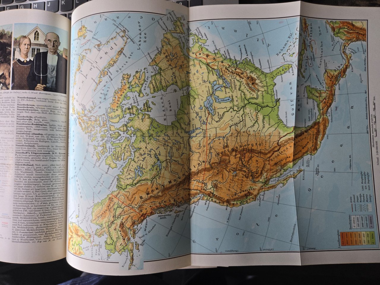 "De Kleine Oosthoek" is een Nederlandse encyclopedie in 2 delen