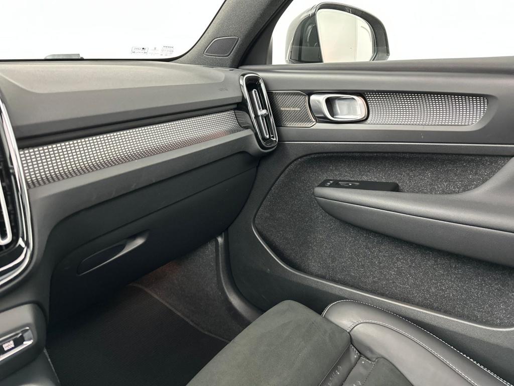 Volvo XC40 t5 262pk recharge r-design| pano| 360camera| ada.cruise| keyless