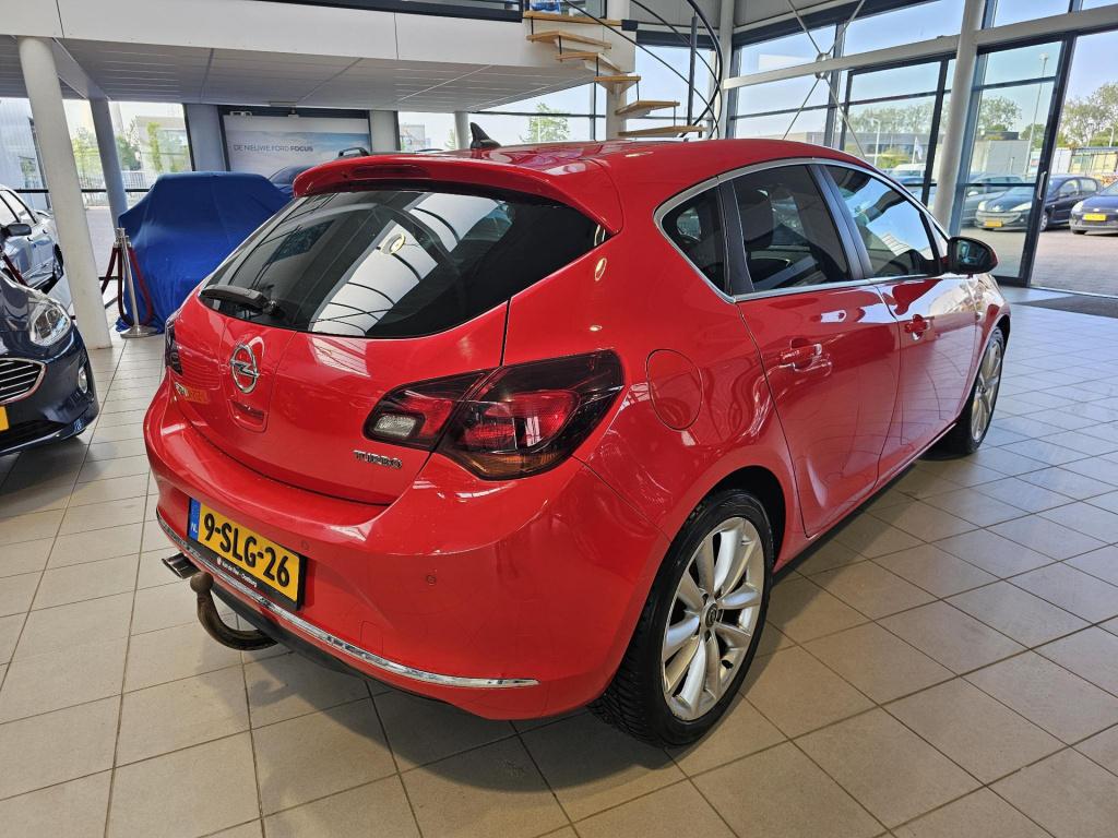 Opel Astra 1.6 turbo cosmo
