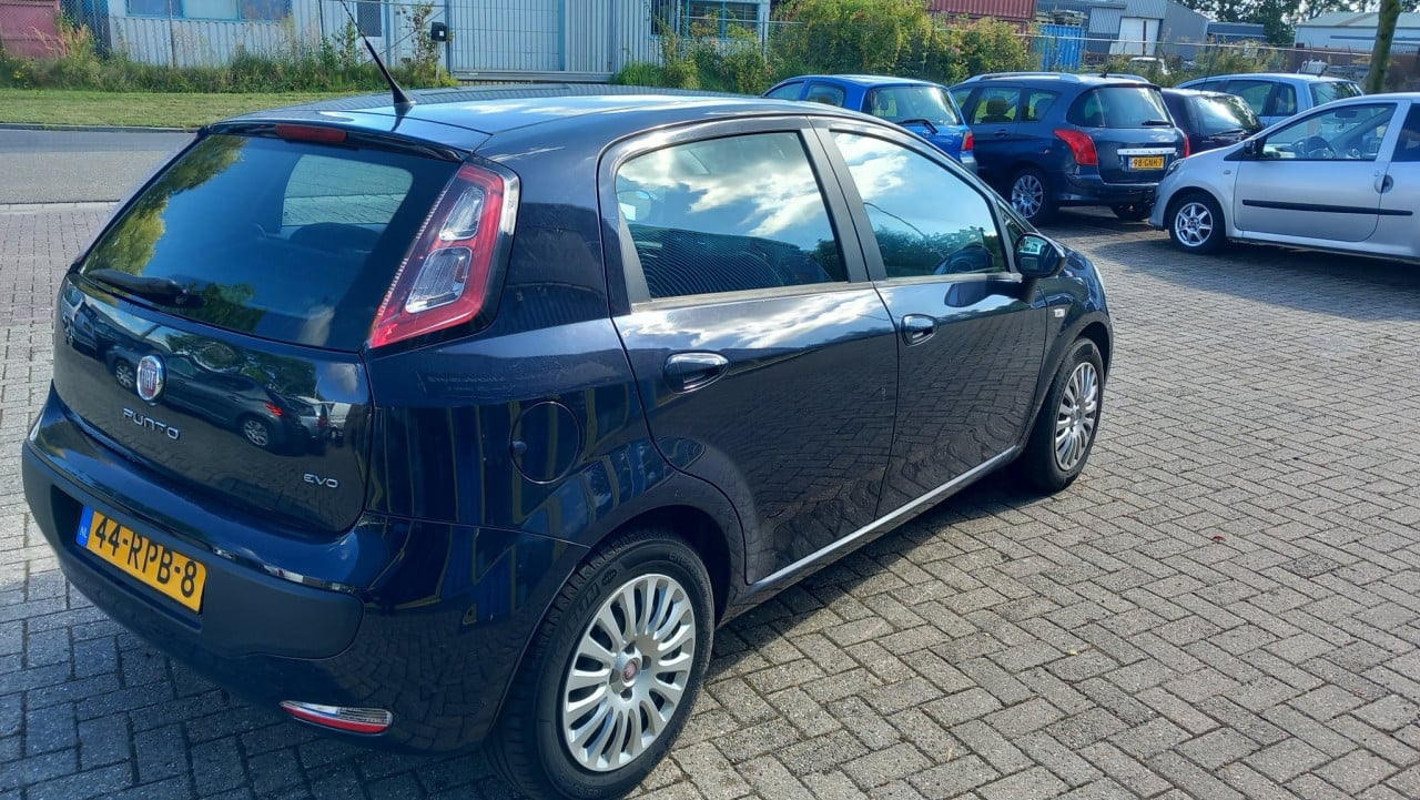Fiat punto PUNTO Evo 1.3 M-jet Dynamic 5deurs bj:2011 airco apk 8-2026 !!