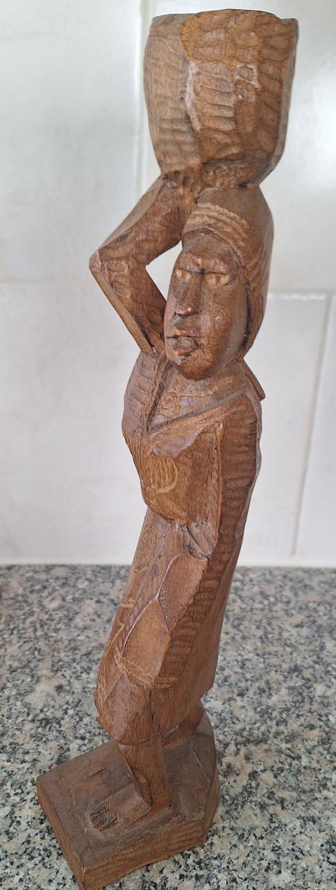 Beeldjes, houtsnijwerk