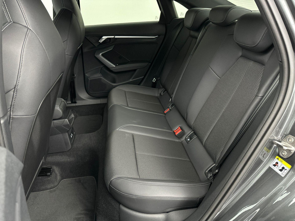 Audi A3 limousine s edition 35 tfsi 110 kw / 150 pk limousine 7 vers