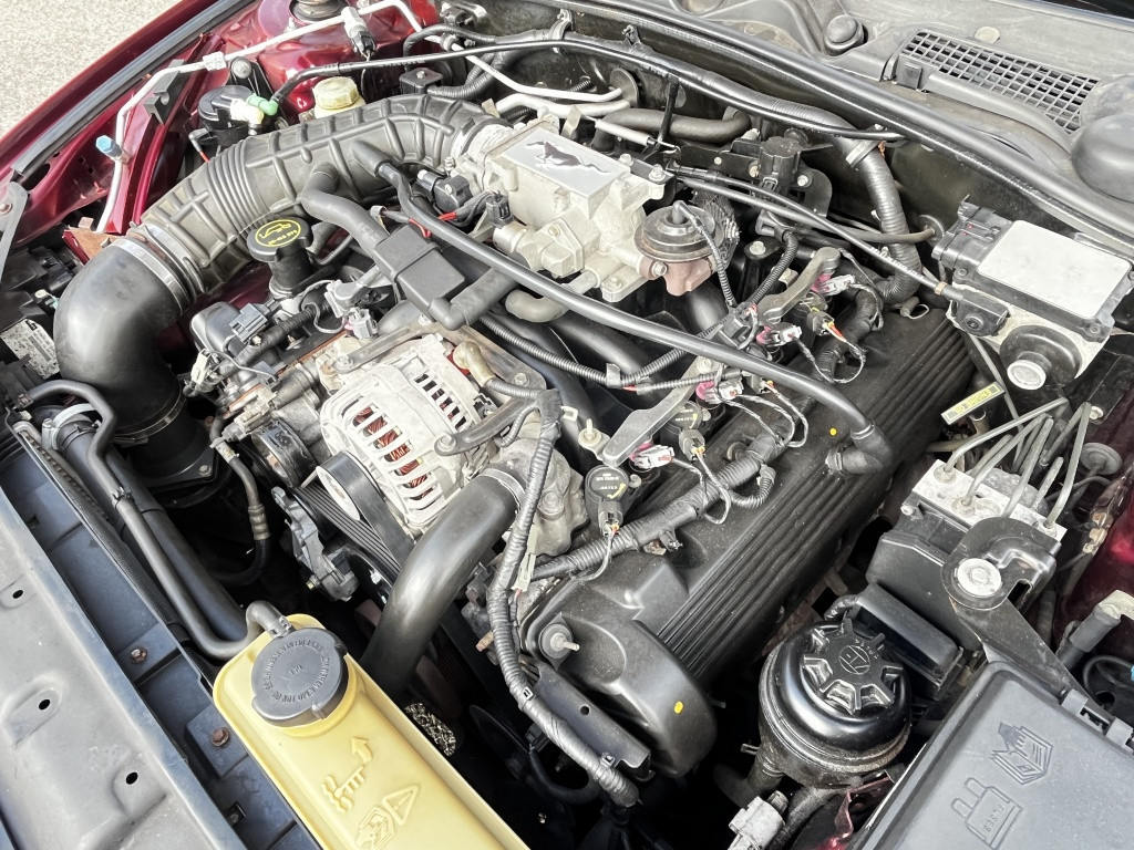 MG ZT 4.6 v8 260