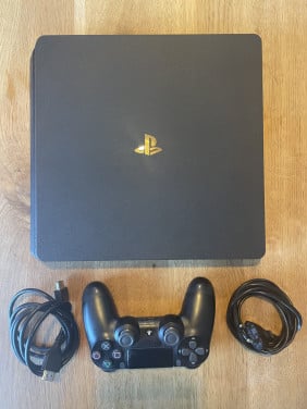 PlayStation 4 met 2 games
