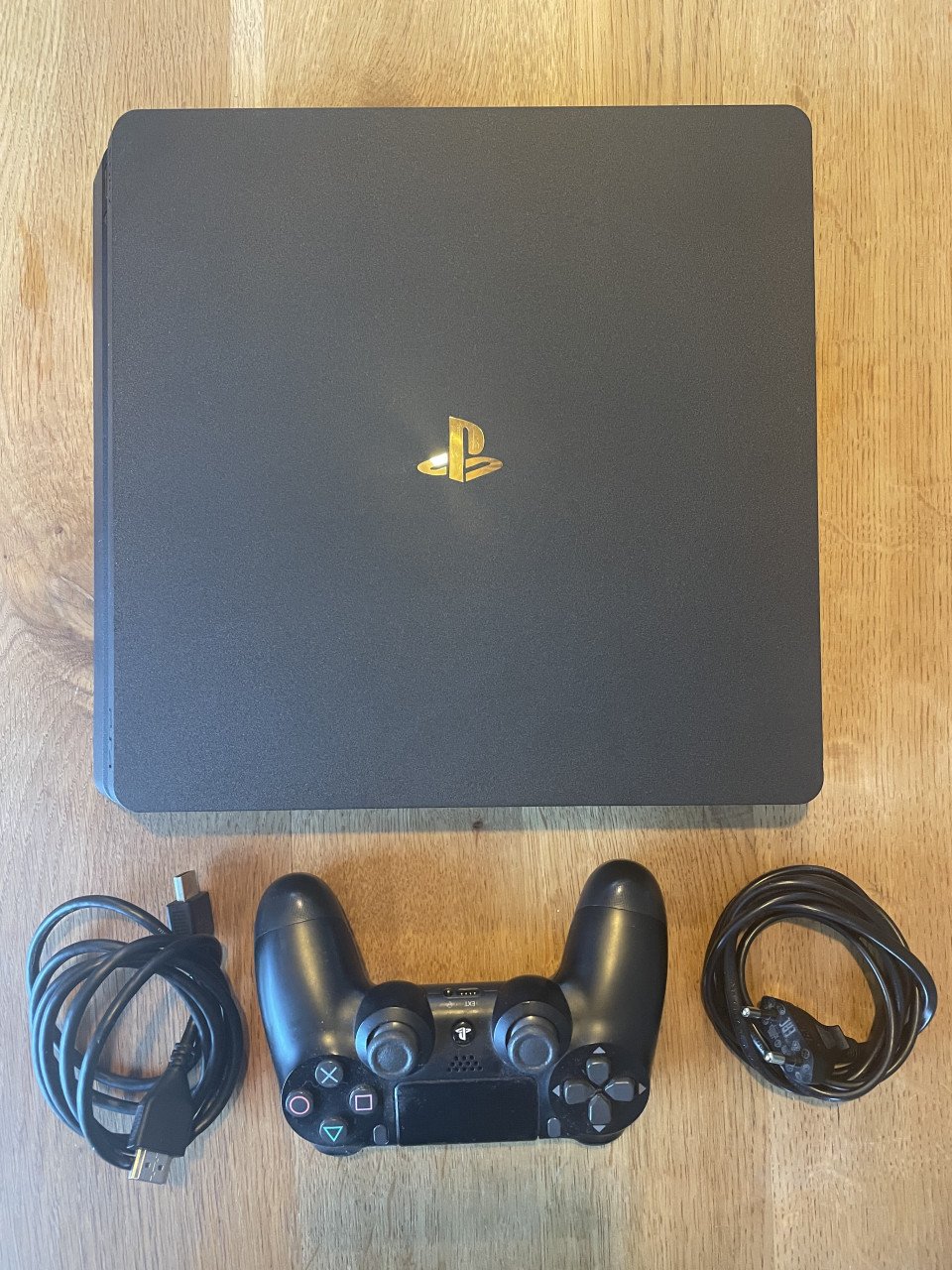 PlayStation 4 met 2 games
