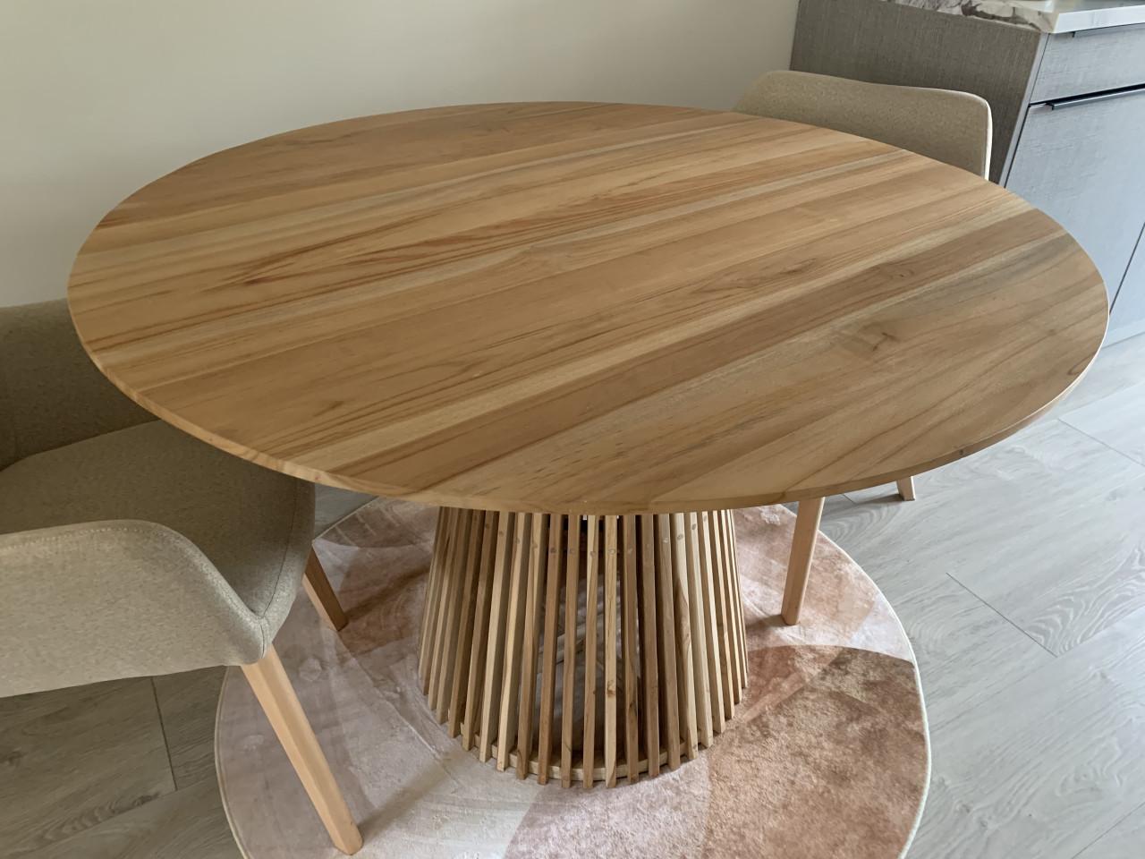 Eettafel 120 cm doorsnee hoog 78 cm