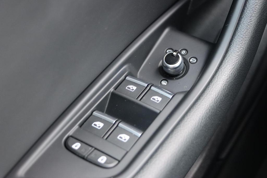 Audi A4 limousine 40 tfsi s edition 204pk s tronic