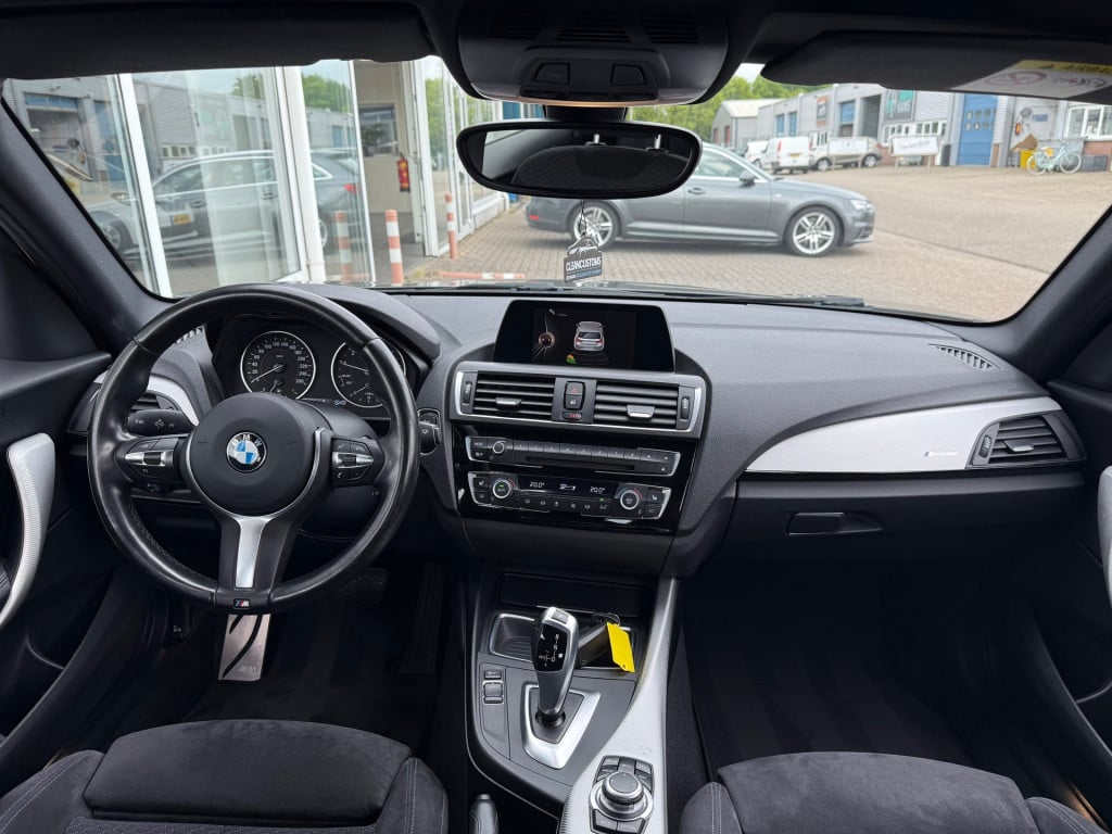 BMW 1 Serie 118i centennial high executive m-sport