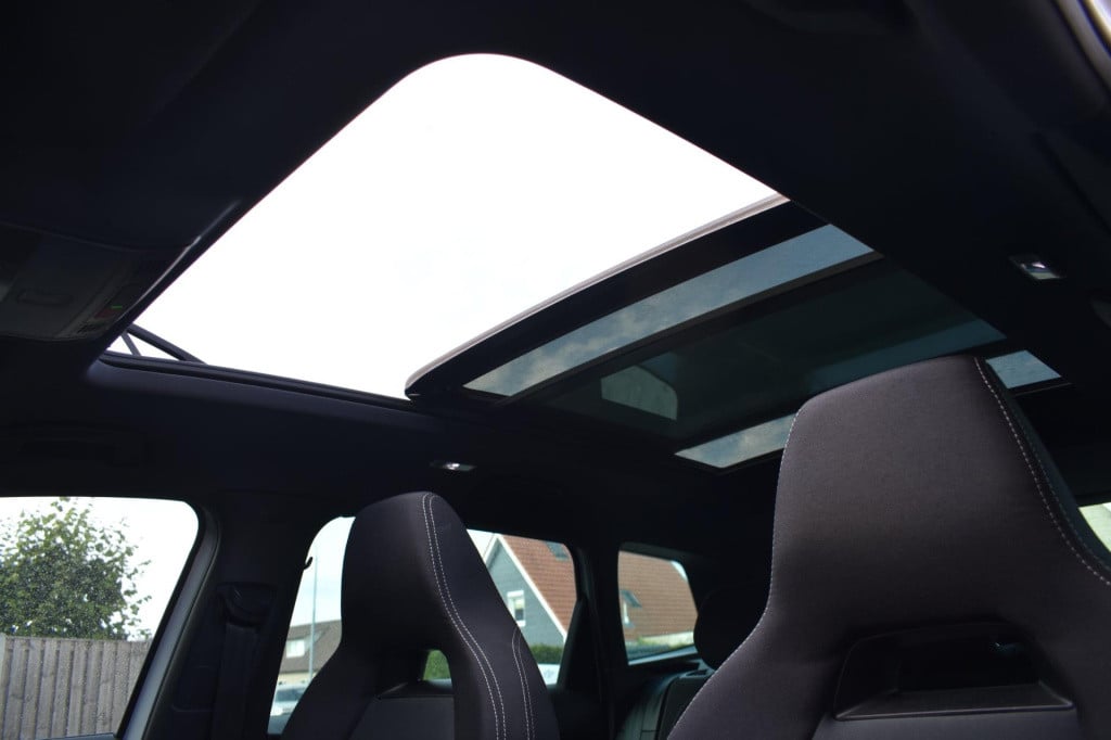 Skoda Karoq 1.5 tsi act sportline | panoramadak | canton | dealer onderhoud