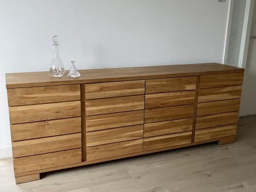 Mooi massief houten dressoir