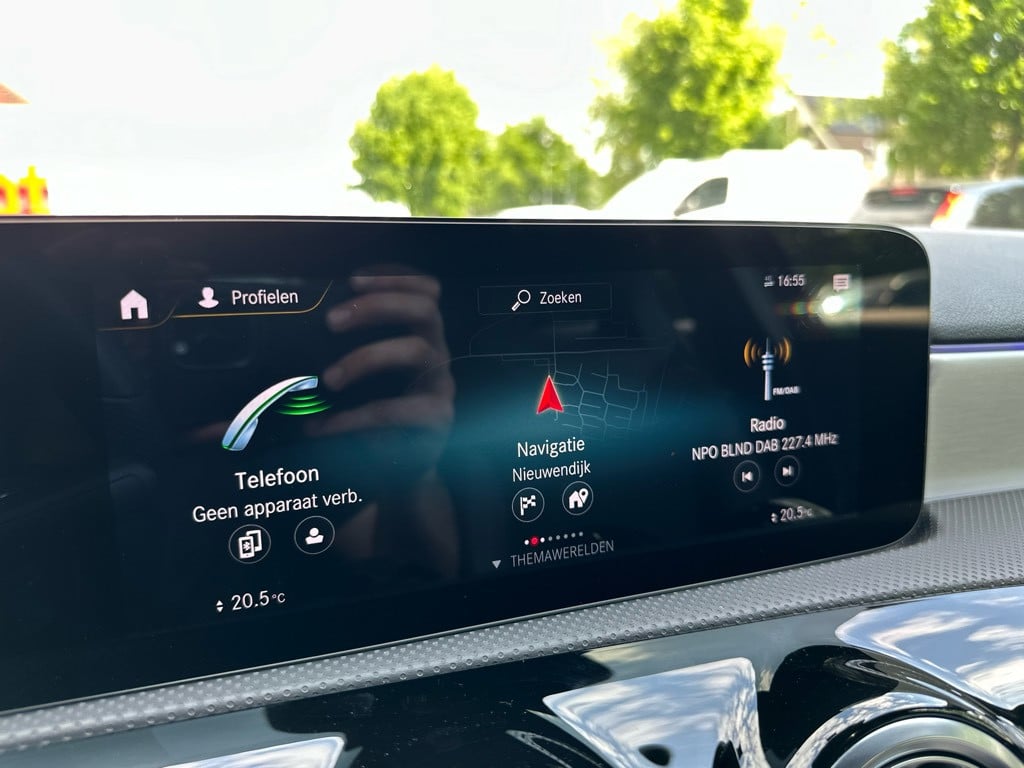 Mercedes-Benz A-Klasse 180 business solution amg // ambiance verlichting //